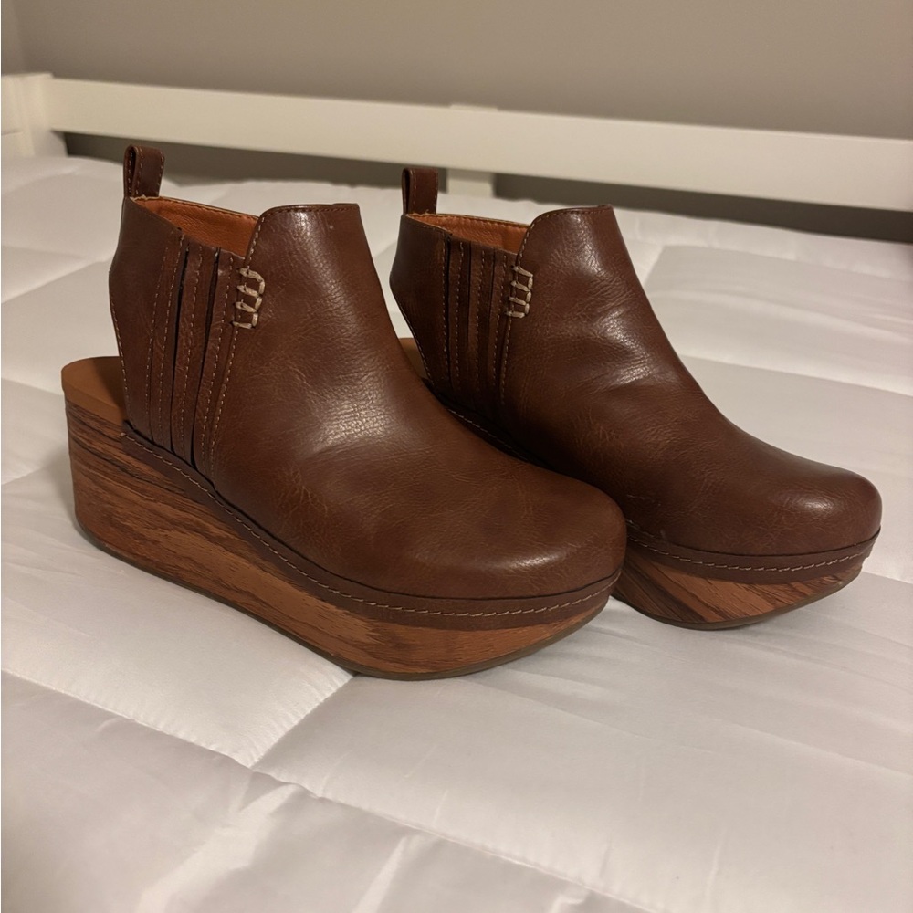 Yellow Box Brown Leather Platform Mules
